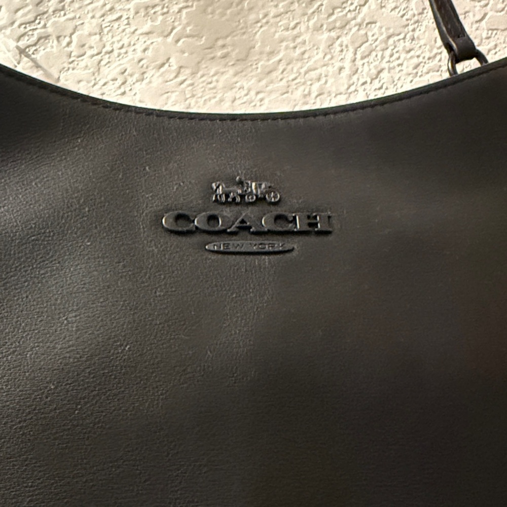 Coach Classic Black Shoulder Bag - Picture 2 of 5